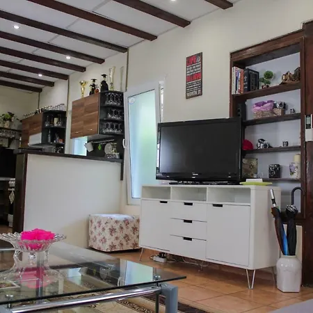 At - House City Center Guest house *